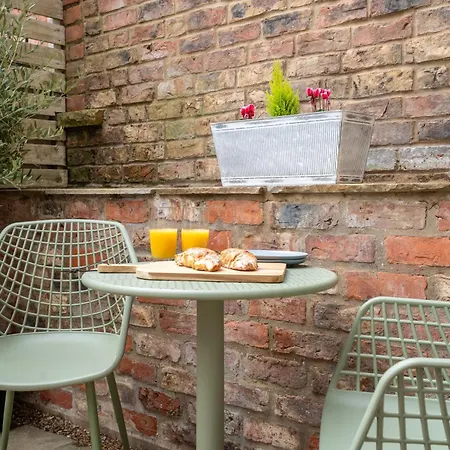 The Garden Courtyard Apartament